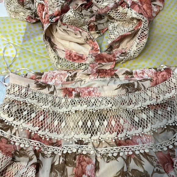 Floral print ruffle open back mini dress - Picture 5 of 5